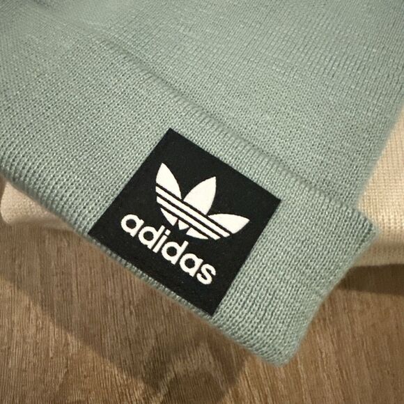 adidas Women's 2 Pack Grove Knit Cuff Beanies Green White NEW - Picture 3 of 6